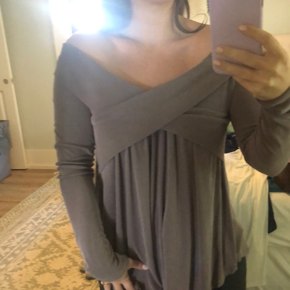 Never worn, beautiful mauve off the shoulder top